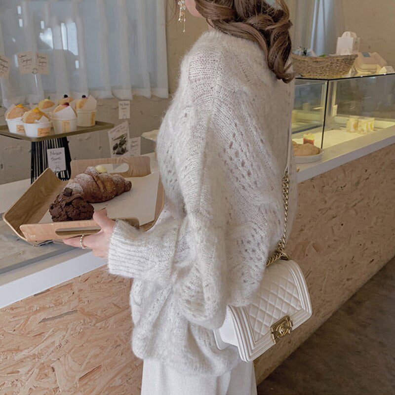 Hollow Sweater – Women's Warm Knitwear – Versatile Design – Light Gray 3