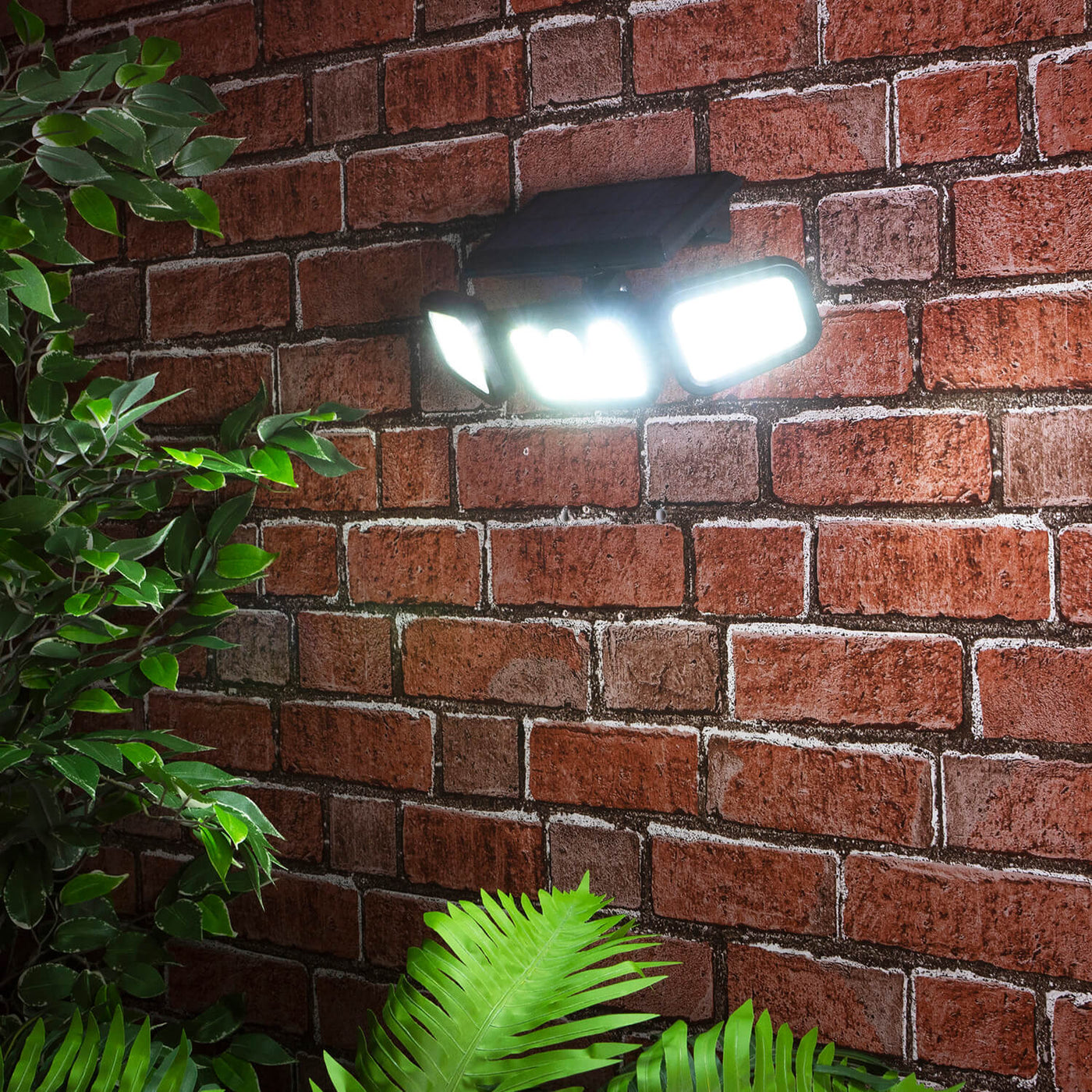 LED Solar Motion Sensor Light – 3 Heads – Weatherproof – Black – GardenBrite 0